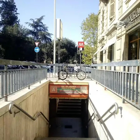 Re Di Living -bilocale- * Rome